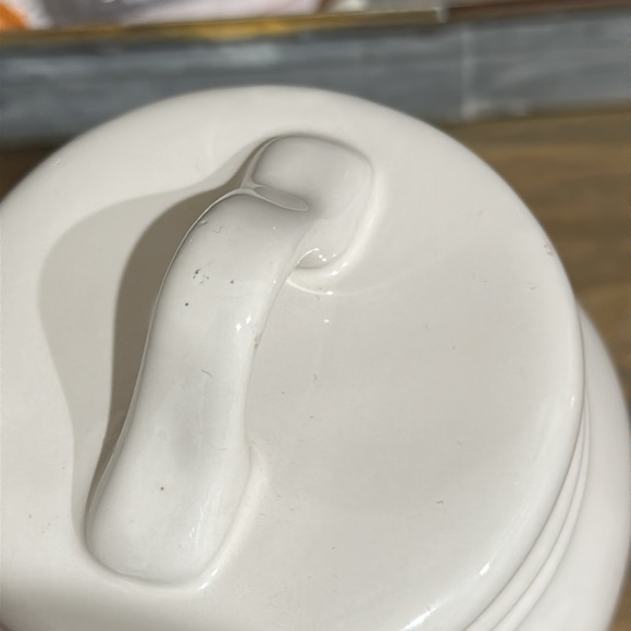 Rae Dunn 2020 CANDY HEARTS Ceramic Baby Canister - Picture 4 of 8